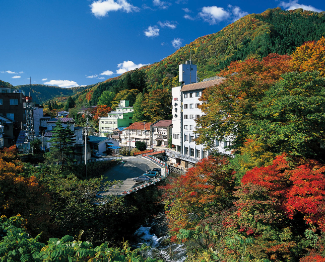 鶯宿温泉（おうしゅくおんせん）の紅葉