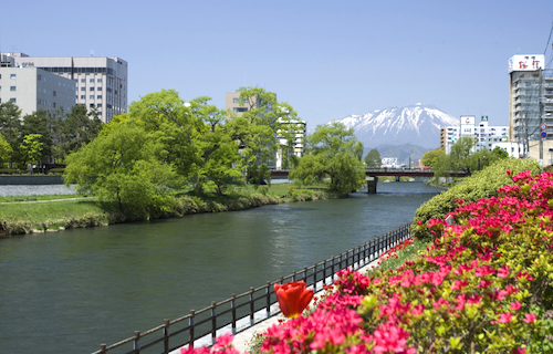 岩手山と北上川
