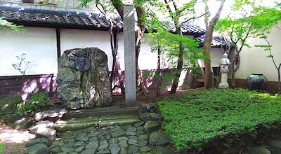 光原社中庭にある宮沢賢治のレリーフ