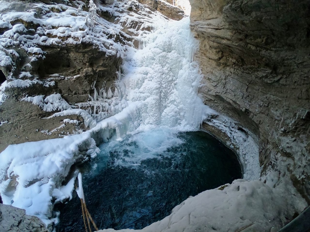 ジョンストンキャニオンローワーフォールズ