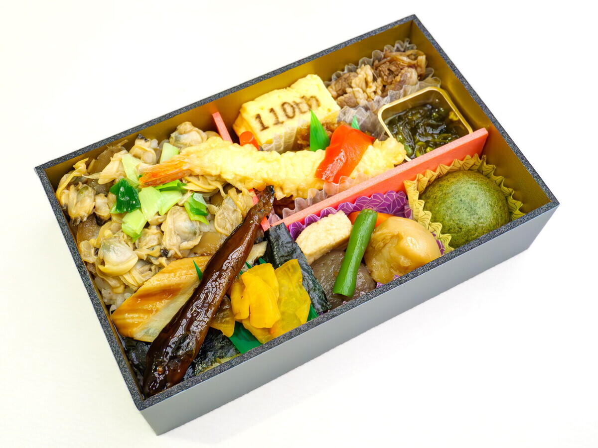 東京駅開業110周年記念弁当＠東京駅 - くろふねが出かけたらアゲるスレ