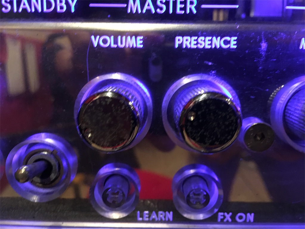 Hughes and Kettner Triamp Mk2のVOLUMEとPRESENCE