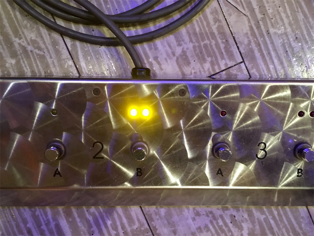 Hughes and Kettner Triamp Mk2のフットスイッチ