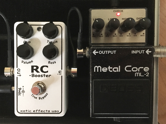 BOSS ML2とXotic Rc boosterが並んでいる画像です