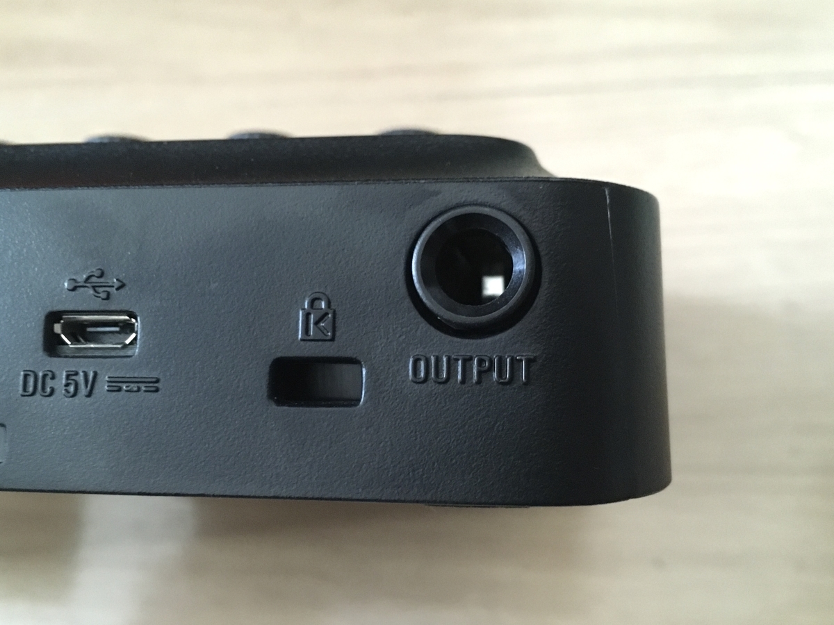 ZOOM G1 FOURのOUTPUT端子の画像です