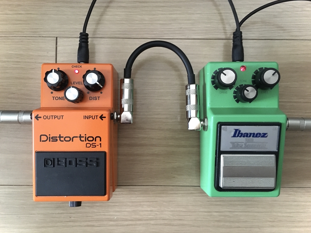 Ibanez TubeScreamerとBOSS  DS-1の画像です