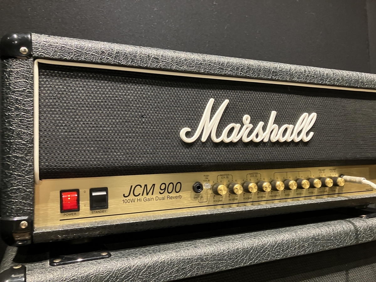 マーシャルJCM900の画像です