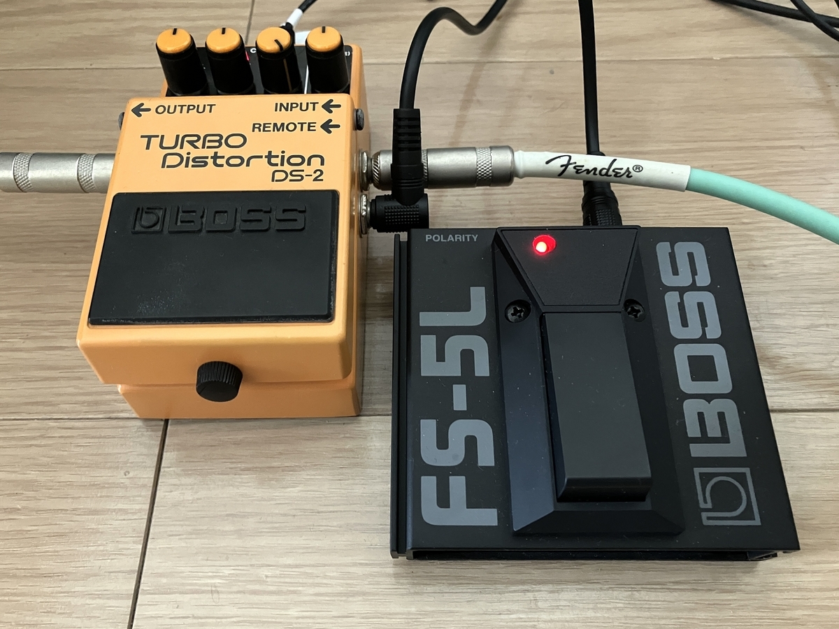 BOSS DS-2とBOSS FS-5Lの画像です