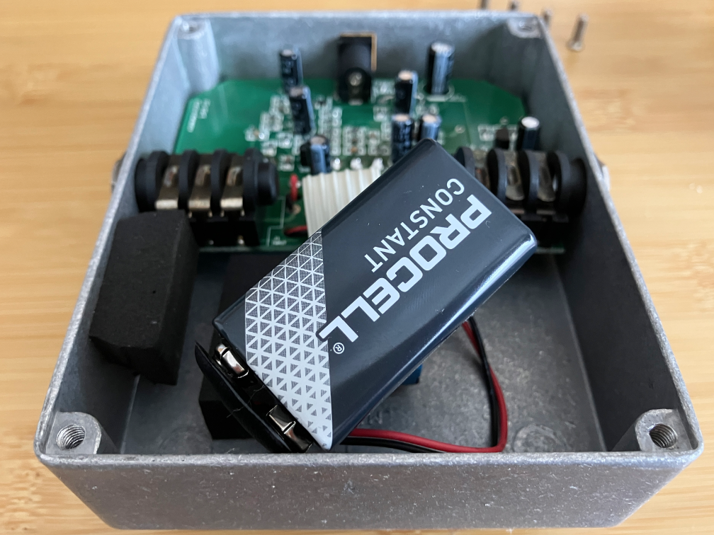 エフェクターを動かす〜電池の入れ方〜 - エフェクターノート