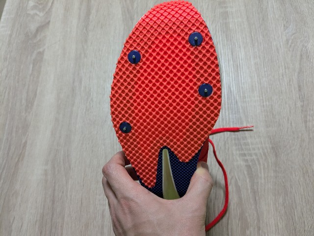 スパイクレビュー(クロノディストネオ)👟 - じゅんじゅんラン日記