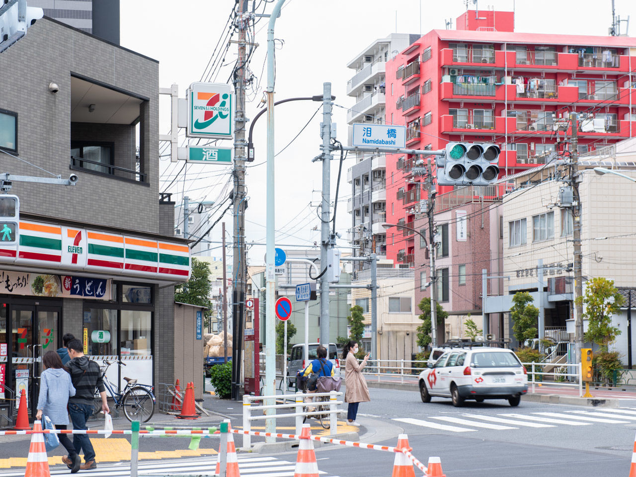 労働者の町 山谷の男たちを撮ってきた写真家が 映画喫茶 を作った理由 泪橋ホール メシ通 ホットペッパーグルメ 労働者の町 山谷の男たちを撮ってきた写真家が 映画喫茶 を作った理由 泪橋ホール メシ通 ホットペッパーグルメ