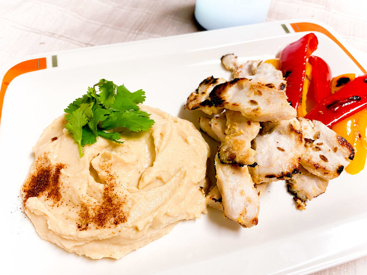 ひよこ豆のペースト フムス を知ったら毎日の食事の可能性が広がった 中東料理 メシ通 ホットペッパーグルメ