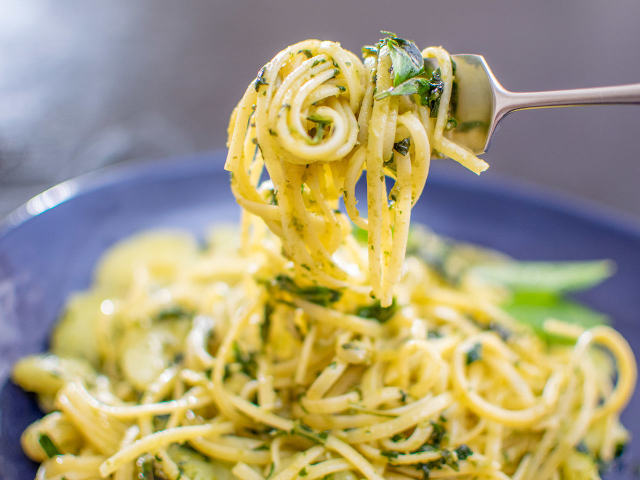 ベランダ栽培 バジル がワサワサ育ってきたので すり鉢でジェノベーゼソースを作ってみたら絶品でした メシ通 ホットペッパーグルメ