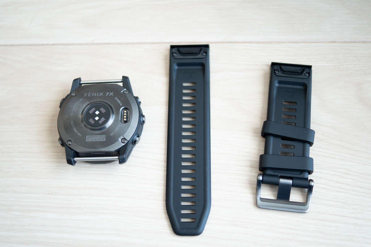 Garmin fenix 7x を買ったので、Venu2 と比較レビューしてみるよ