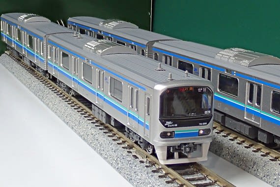 未更新車にしています。TOMIXのりんかい線 70-000形（旧製品）のお話