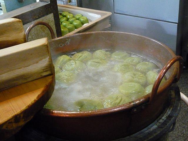 長浜　菓富庵 かどや よもぎ麩まんじゅう