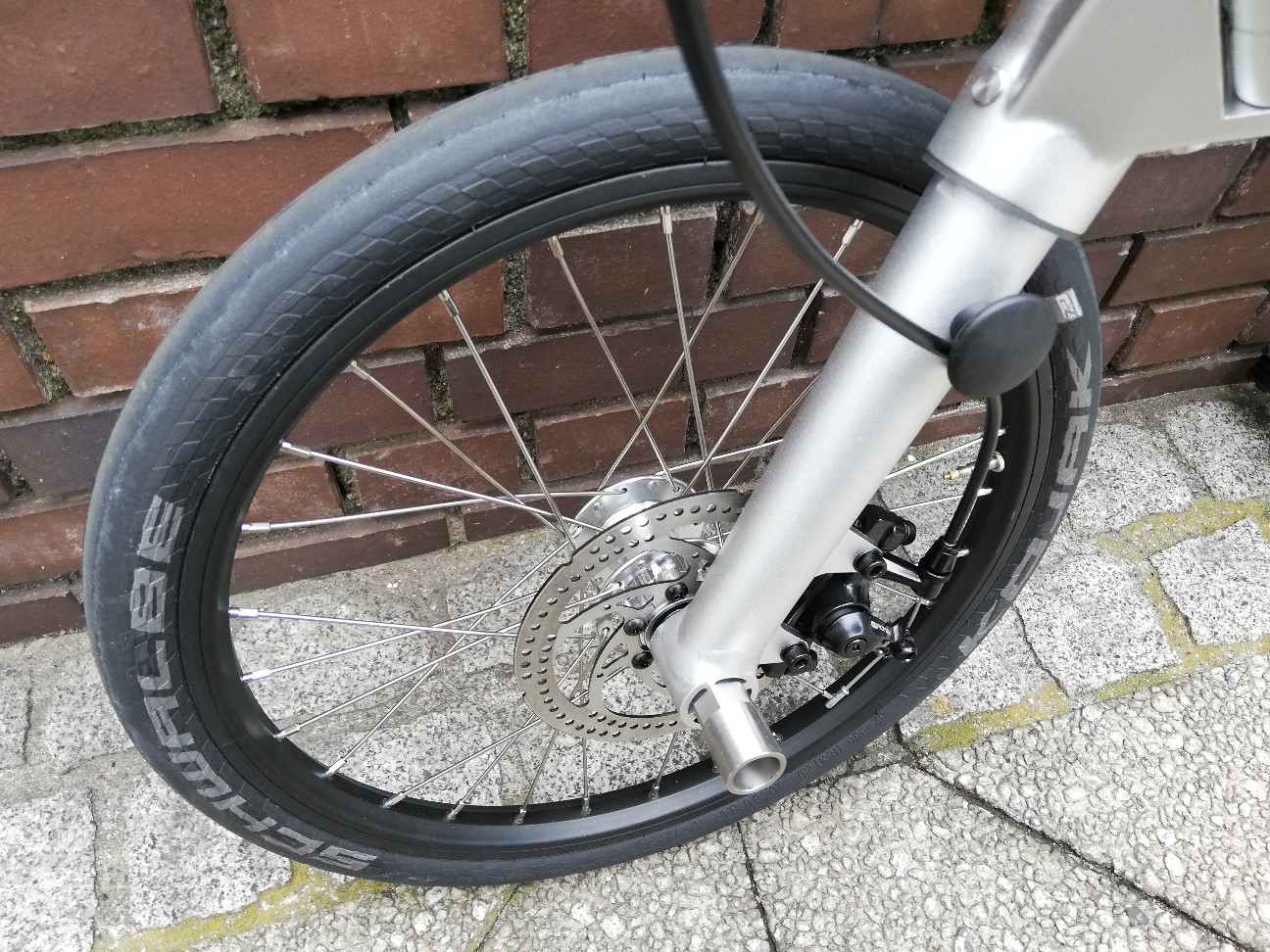 超最新ミニベロ「iruka」に試乗!その驚きの形状をご覧あれ - 音楽と