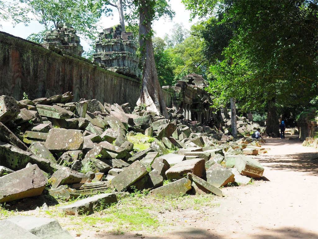 タプローム遺跡