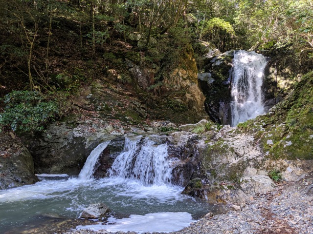 お出かけの時間 疲れた心を癒すため 岡山県美作市にあるパワースポット 琴弾きの滝 ことびきのたき に行ってきました かめブログ