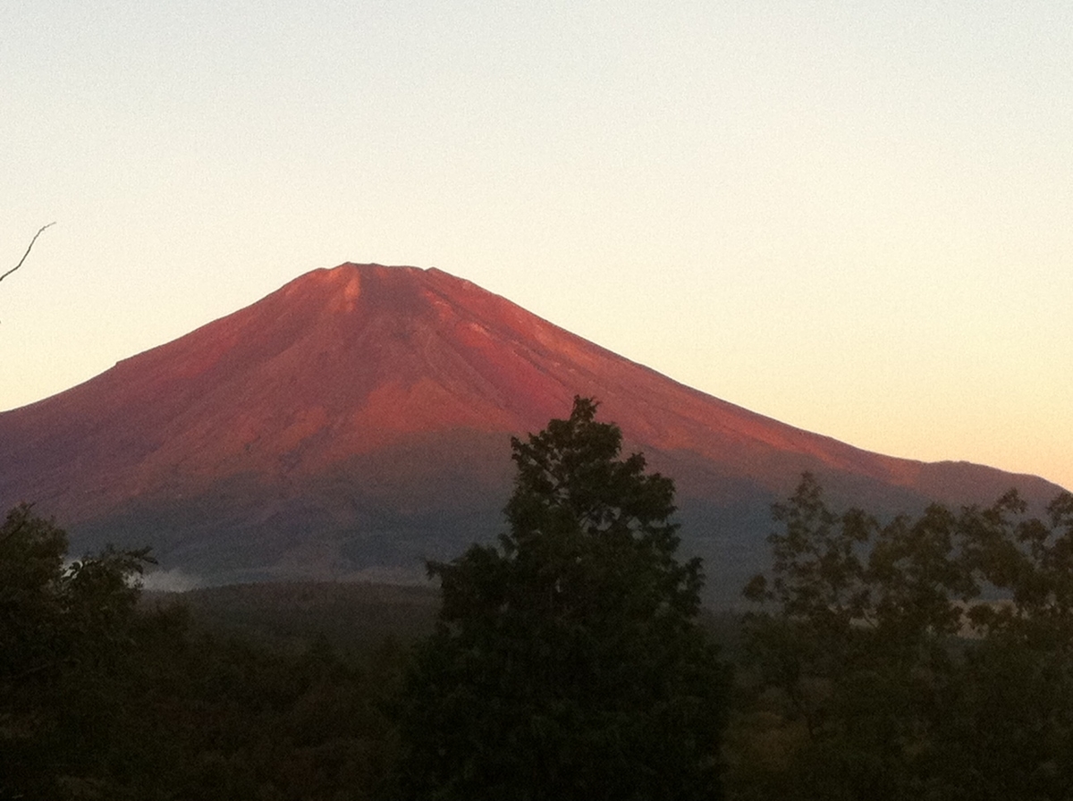 赤富士と紅富士 富士山のふもとでデュアルライフの日常を語るブログ