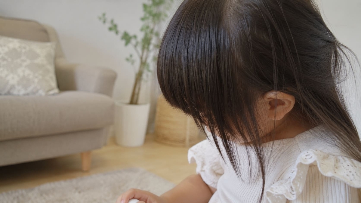 2歳・3歳の女の子の厚い前髪を薄くする方法