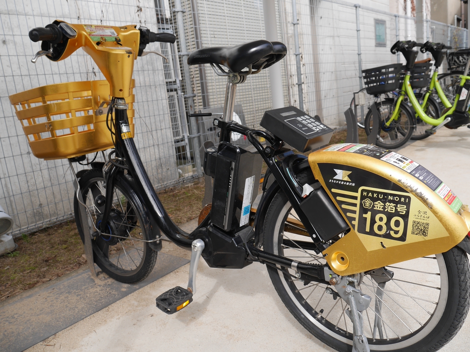 街をあるけば「金箔号」2回目遭遇 - 金沢おもしろ発掘