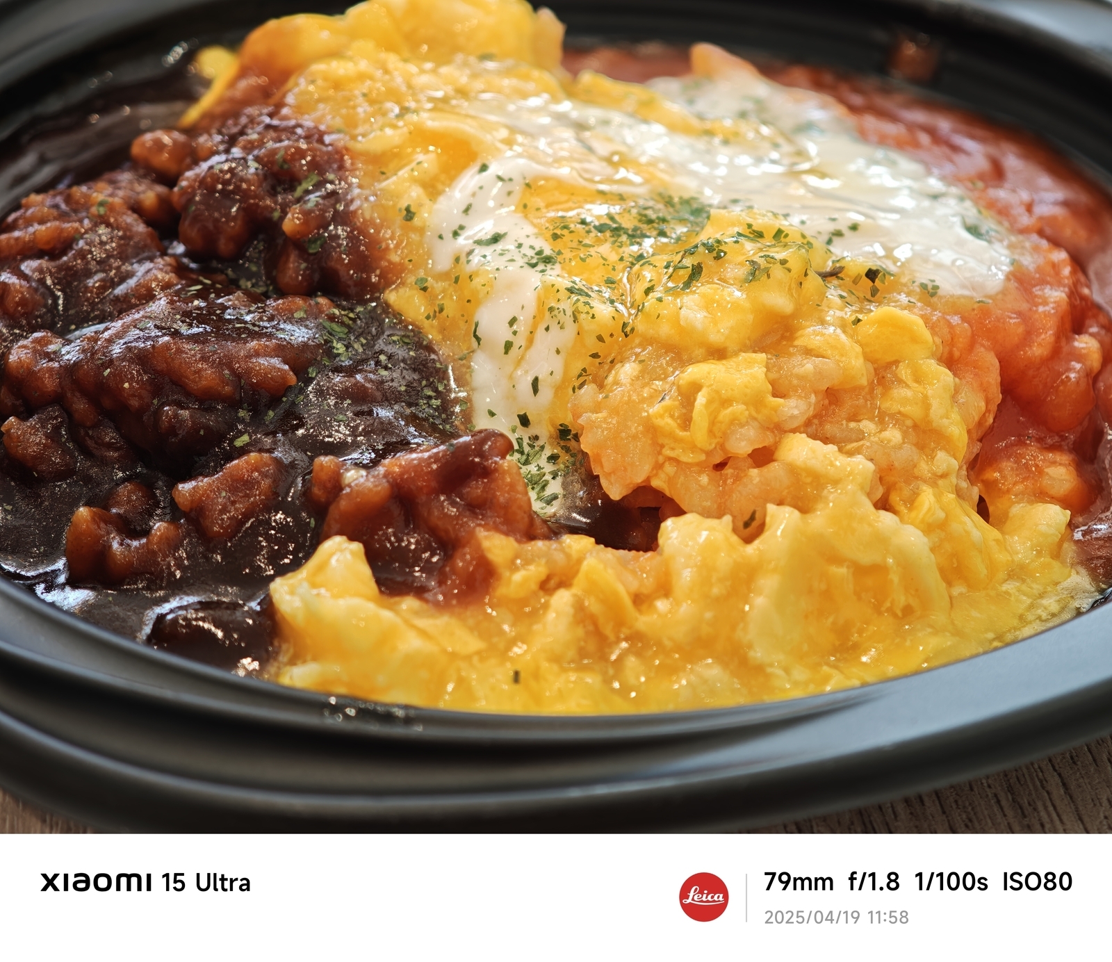 二色ソースのオムライス＋HOT NOODLE 担々麺 - 金沢おもしろ発掘