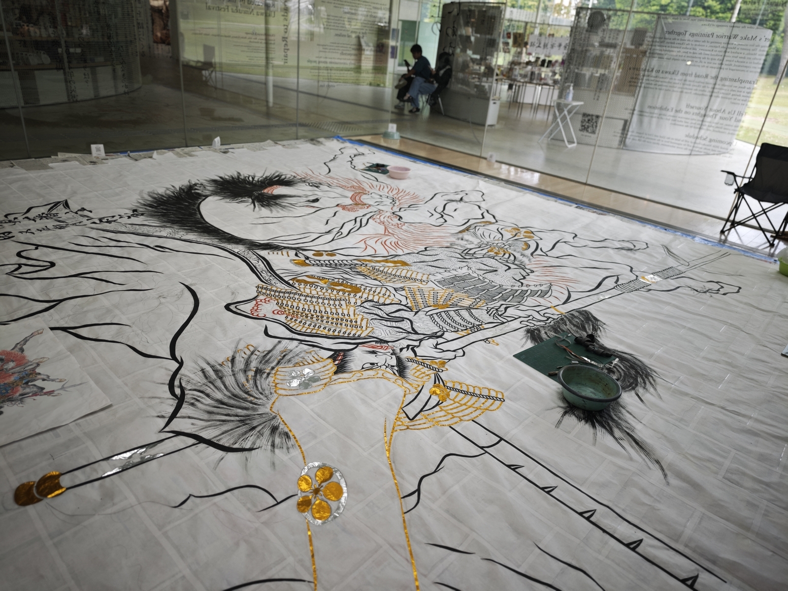 路上、お邪魔ですか？「金沢21世紀美術館」 - 金沢おもしろ発掘