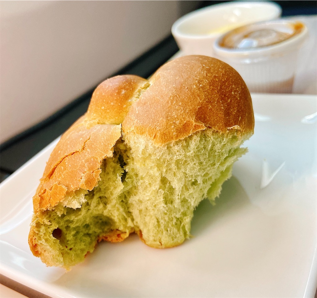 大韓航空ビジネスクラスの機内食、抹茶パン