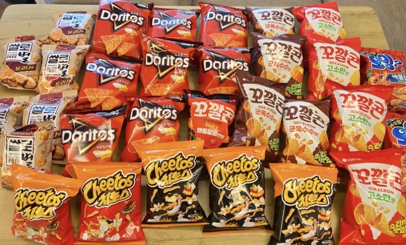 韓国イーマートのお菓子詰め放題イベントで獲得したロッテのスナック菓子30個