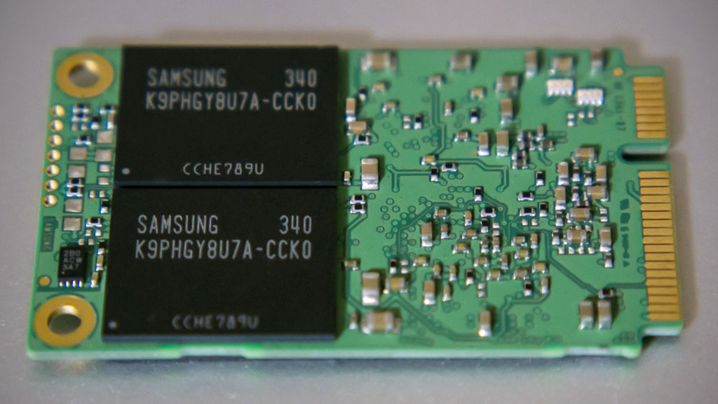 SAMSUNG MZMPD256HAGM-000H1(裏面)