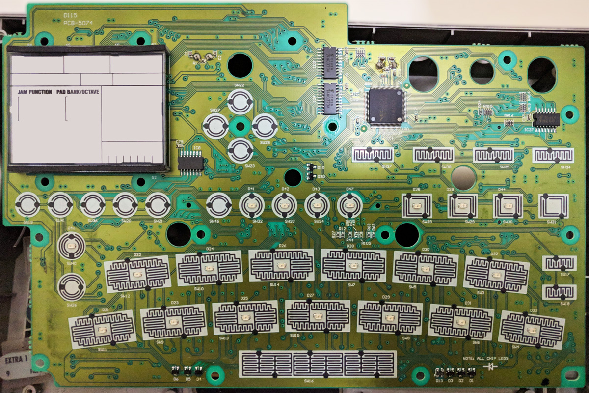 ZOOM RT-323の中身と電池交換 - 記憶は人なり