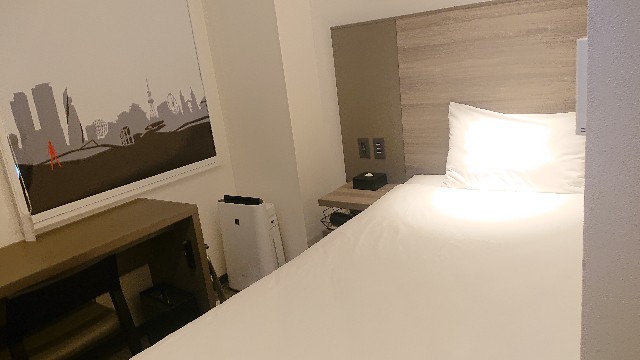 red_planet_hotel_bed