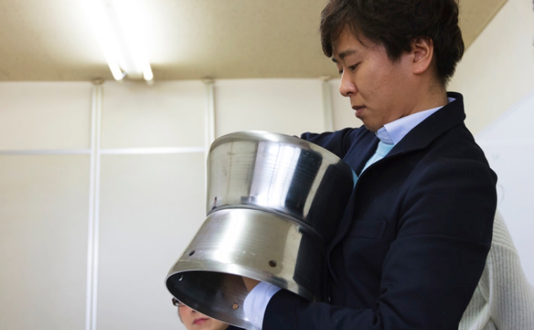 光り輝く焚き火台