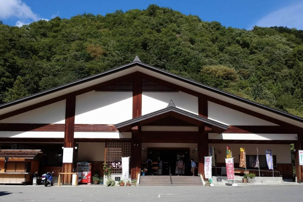 東北の車中泊できる道の駅「山口温泉きらら289」の様子