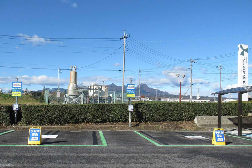 関東の車中泊ができる道の駅「よしおか温泉」の車中泊スペースの様子