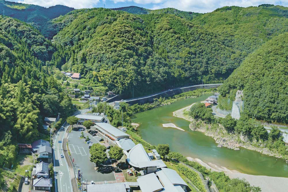 四国で車中泊できる道の駅「清流の里ひじかわ」の様子