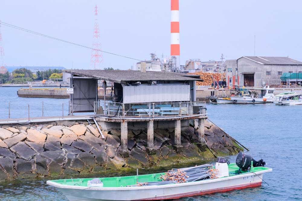 海の上に建てられた小屋