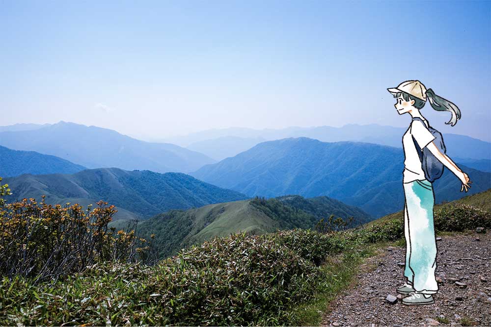 剣山の頂上から景色を眺める