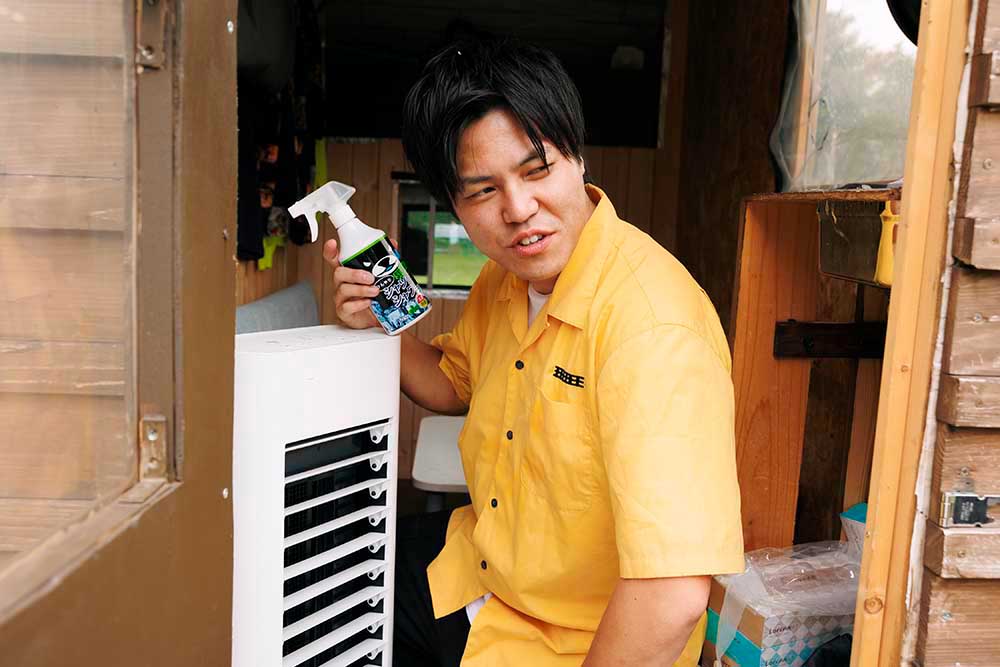 冷却スプレーと扇風機、ポータブル電源