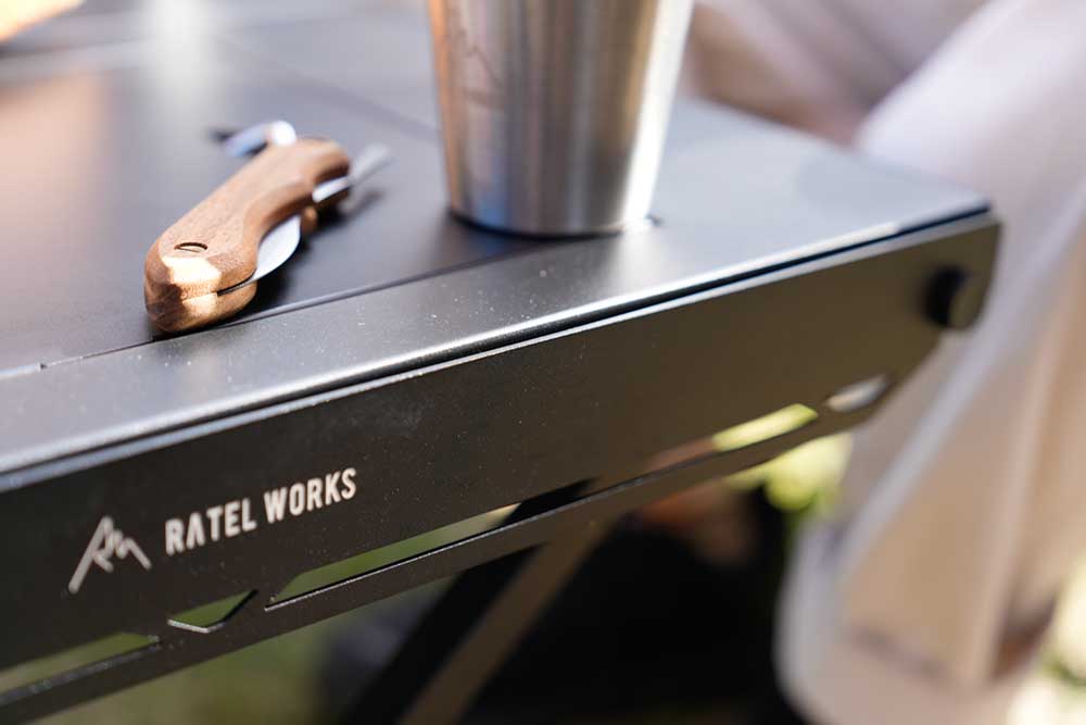 ウッドパネルテーブル120のサイドフック部