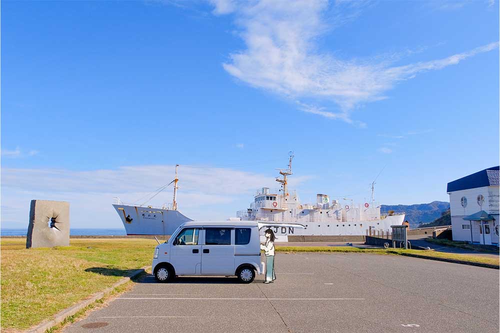 白くまの隣にあった、大きな船