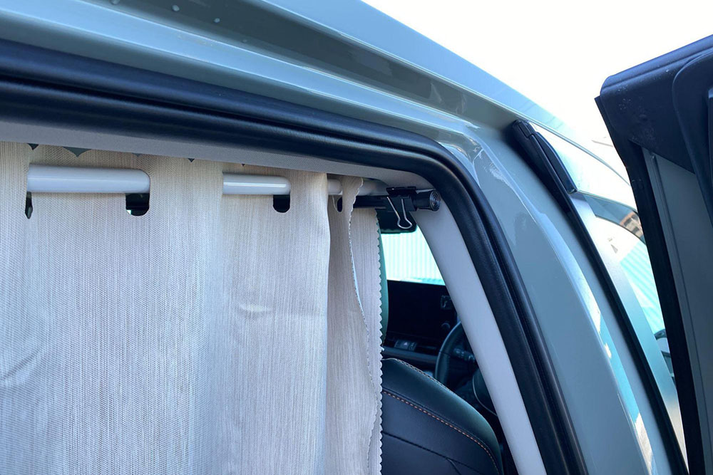 ピラータイプのカーテン