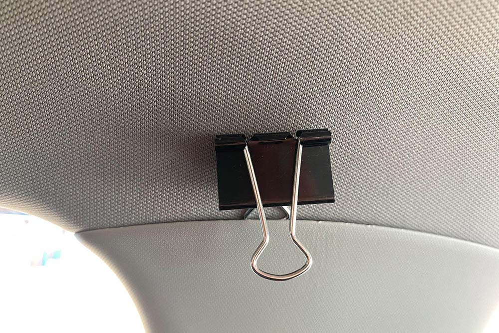 トヨタ RAV4のピラーにクリップを付ける