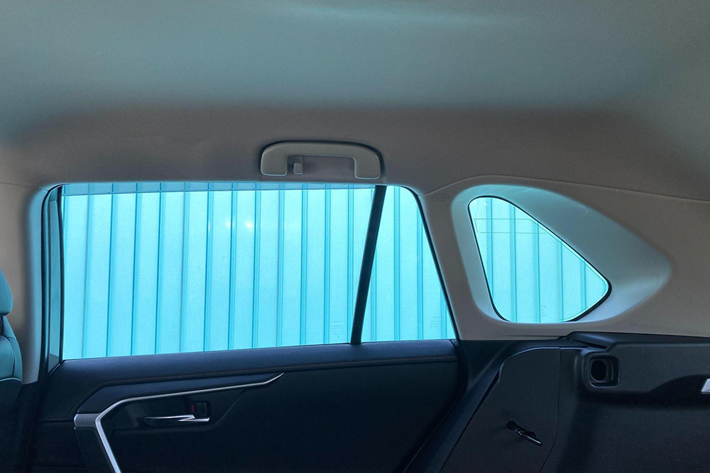 サイド・リアウィンドウ用のカーテンのイメージ