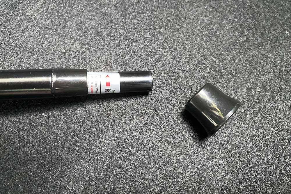 ポールのカバーを外す