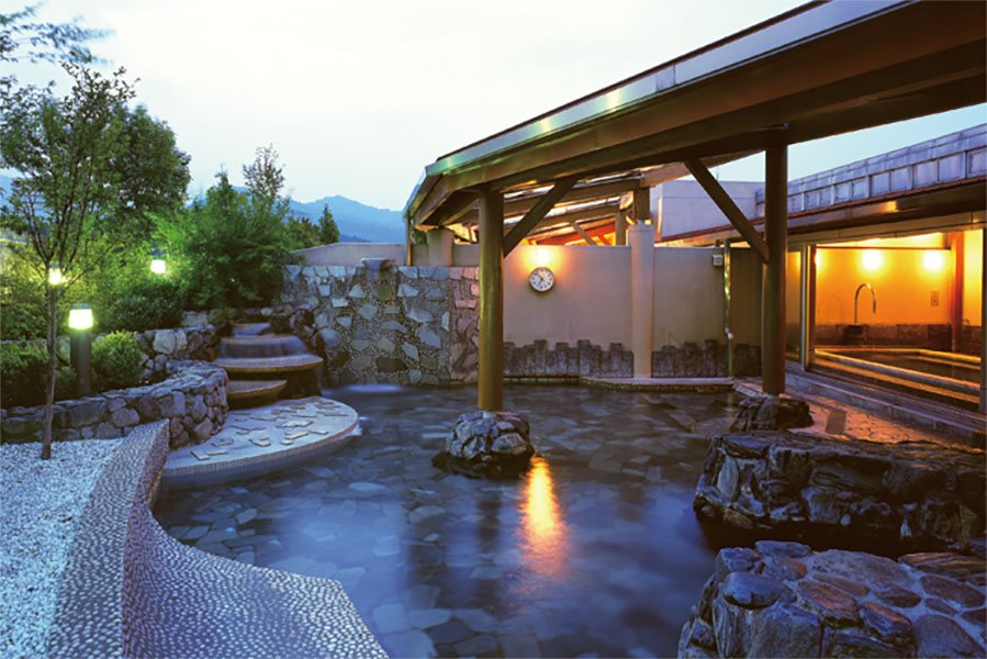 「湯処あぐり」の露天風呂