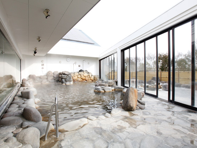 温泉施設「リバートピア吉岡」の露天風呂