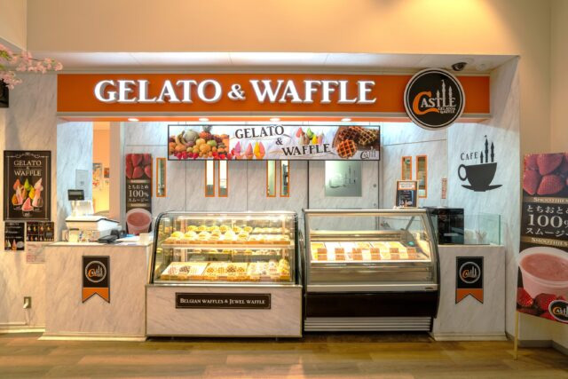 ジェラート、ベルギーワッフルを販売しているCASTLEの外観