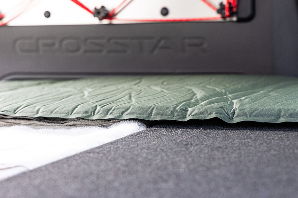 フリード クロスターの車中泊シートアレンジ後ろの段差をバスタオルで埋める